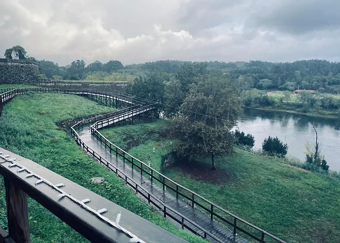 Casa Da Tia Binda - Refugio No Centro Historico Nyaraló Monção